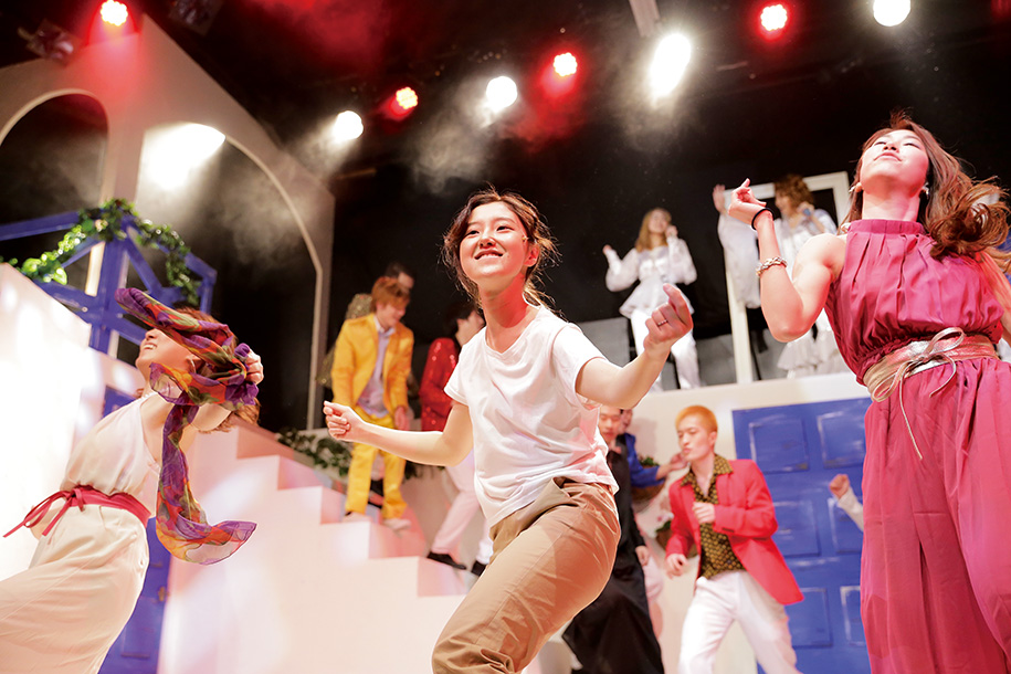 出る 舞台出演 STAGE APPEARANCES